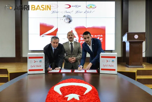 Vali Dr.Osman Varol Başkanlığında "Bir Sınıf Bir Koli" Projesi İmzalandı