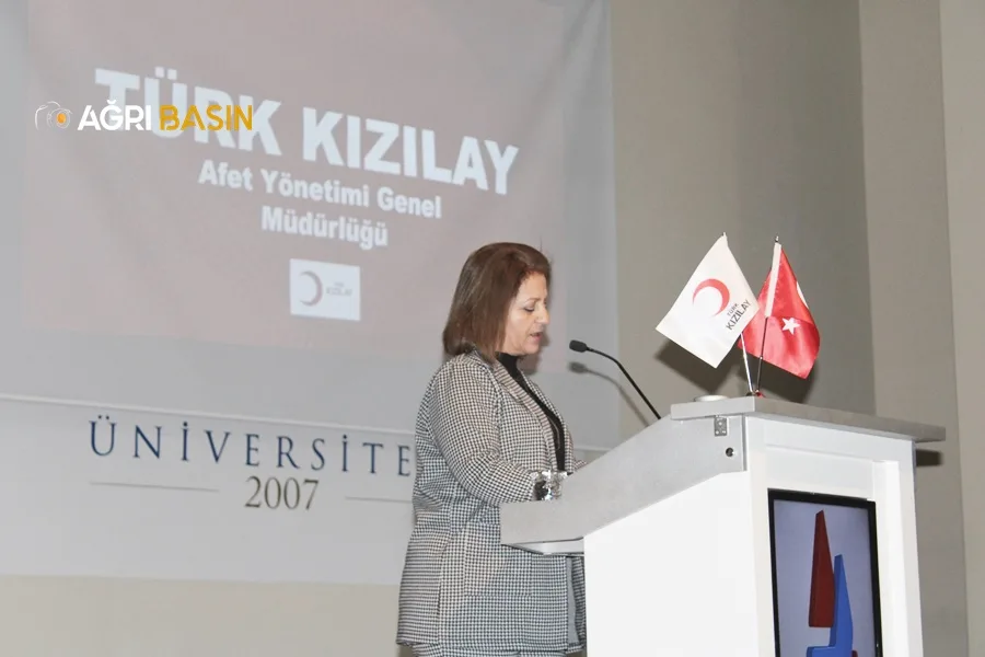 Türk Kızılay Ağrı'da "Afetler ve Kızılay Konferansı" düzenlendi