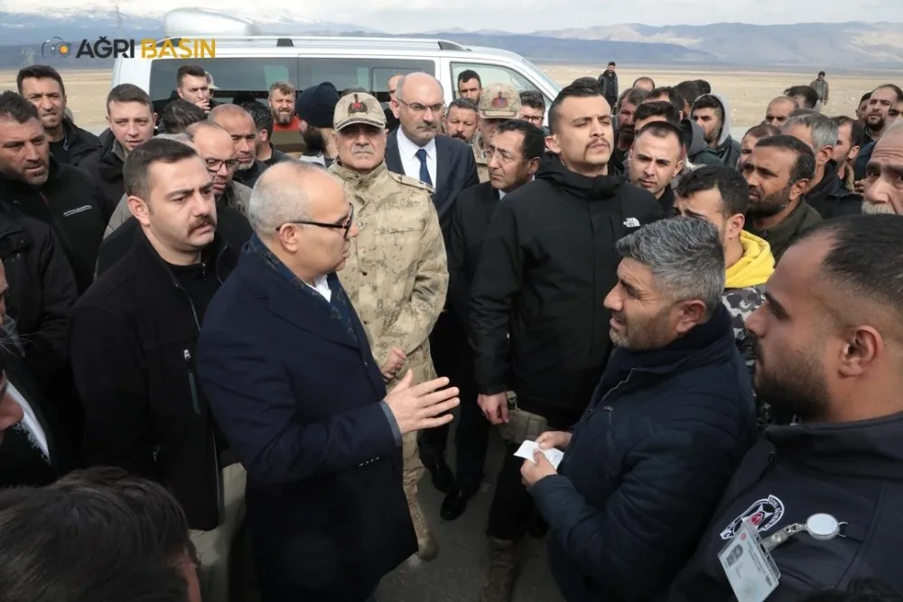 Vali Mustafa KOÇ Gürbulak sınır kapsında şoförleri dinledi