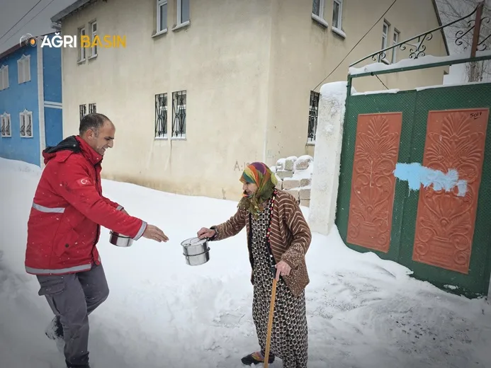 Kızılay Ağrı Şubesi’nden Ramazan Boyunca 4.450 Kişiye İftar Yardımı