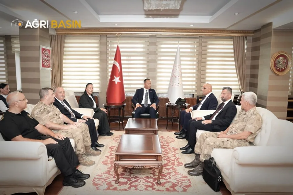 Bakan Yerlikaya Ağrı’da resmi temaslarda bulundu
