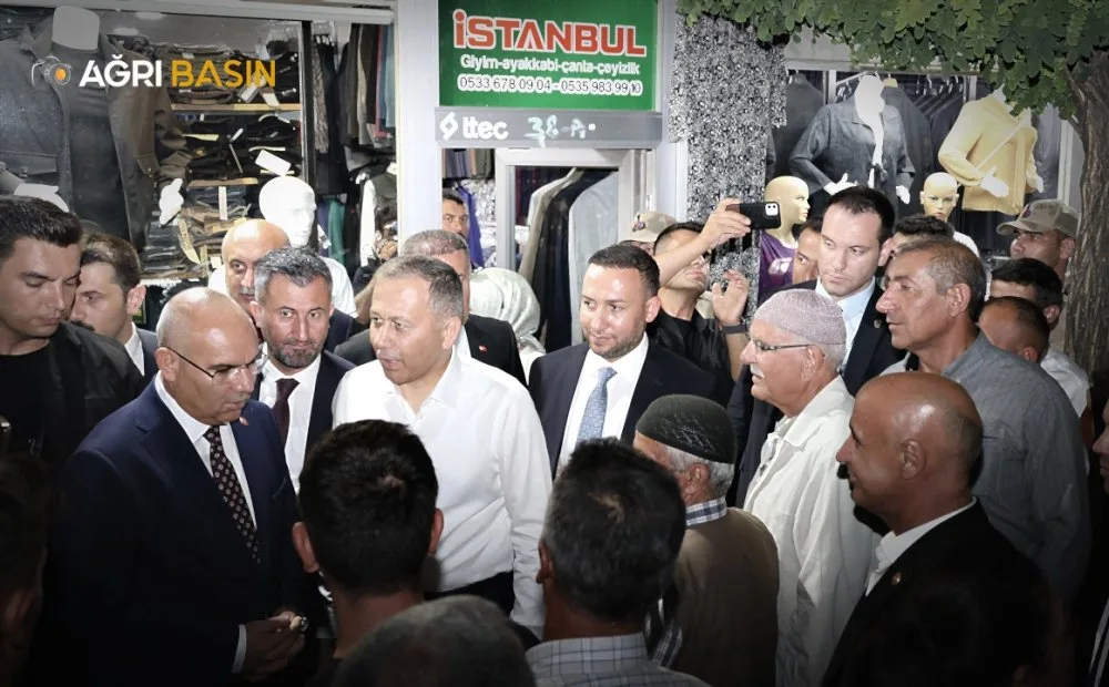 Bakan Yerlikaya Tutak’ta esnafla bir araya geldi