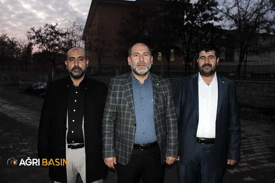 HÜDA PAR Ağrı'da çöp yığını sorunu içim çözüm çağrısı yaptı