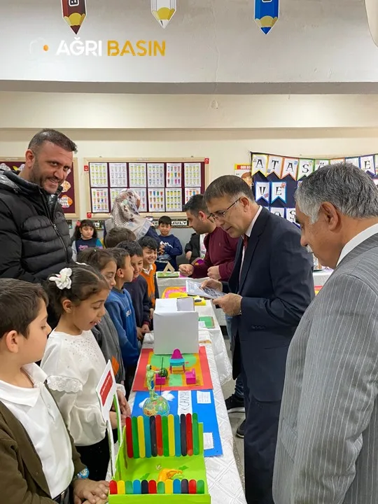 Ağrı'da "Atasözleri ve Deyimler" konulu sergi açıldı