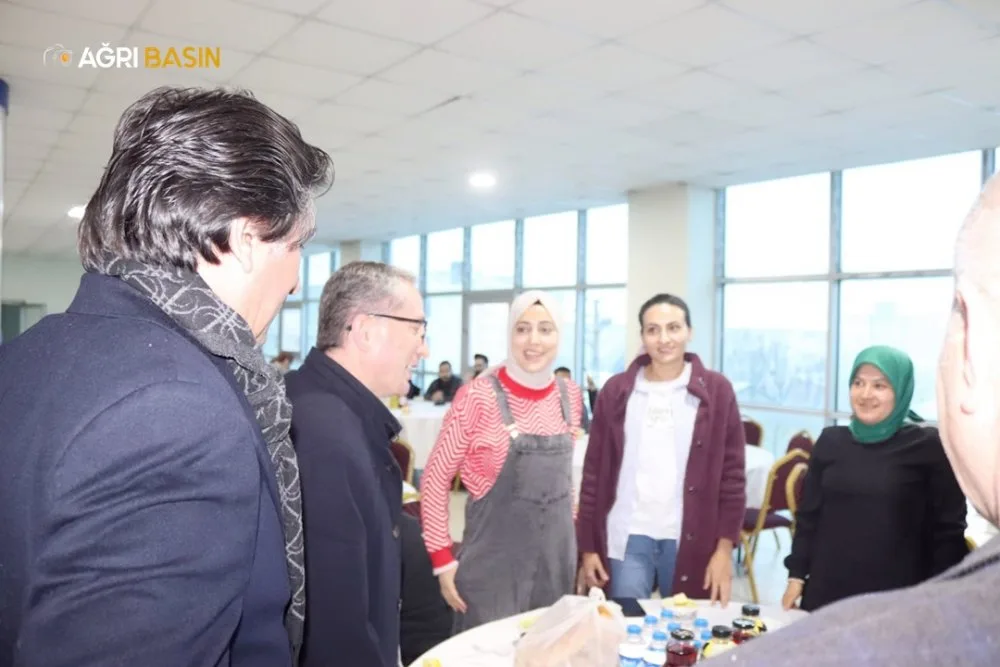 Taşlıçay'da öğretmenler iftar sofrasında bir araya geldi