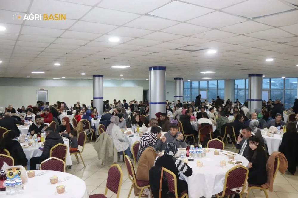 Taşlıçay'da öğretmenler iftar sofrasında bir araya geldi