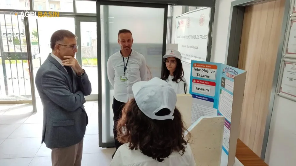 TÜBİTAK 4006 Bilim Fuarı ile Ağrı'da Bilim coşkusu
