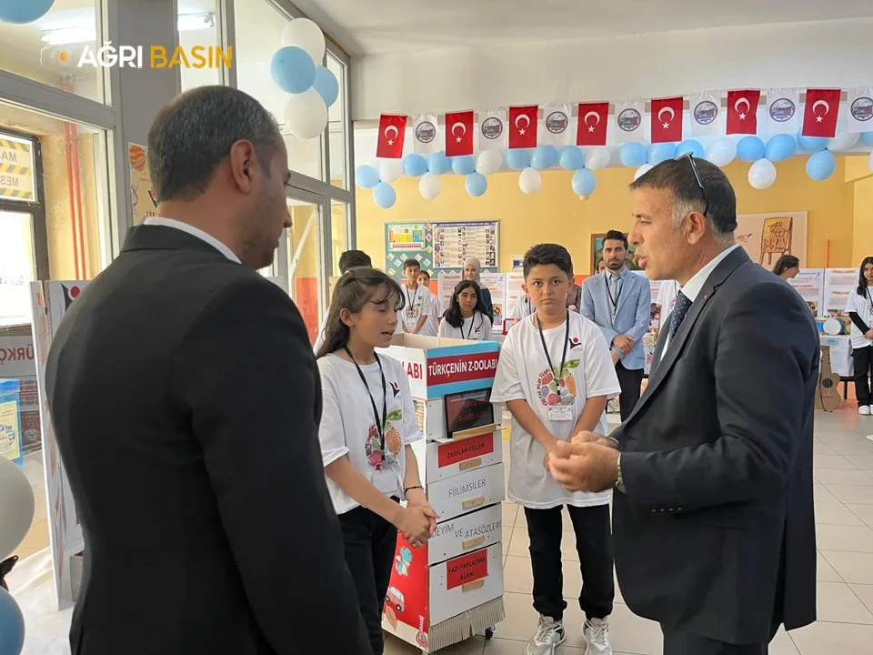 TÜBİTAK 4006 Bilim Fuarı ile Ağrı'da Bilim coşkusu