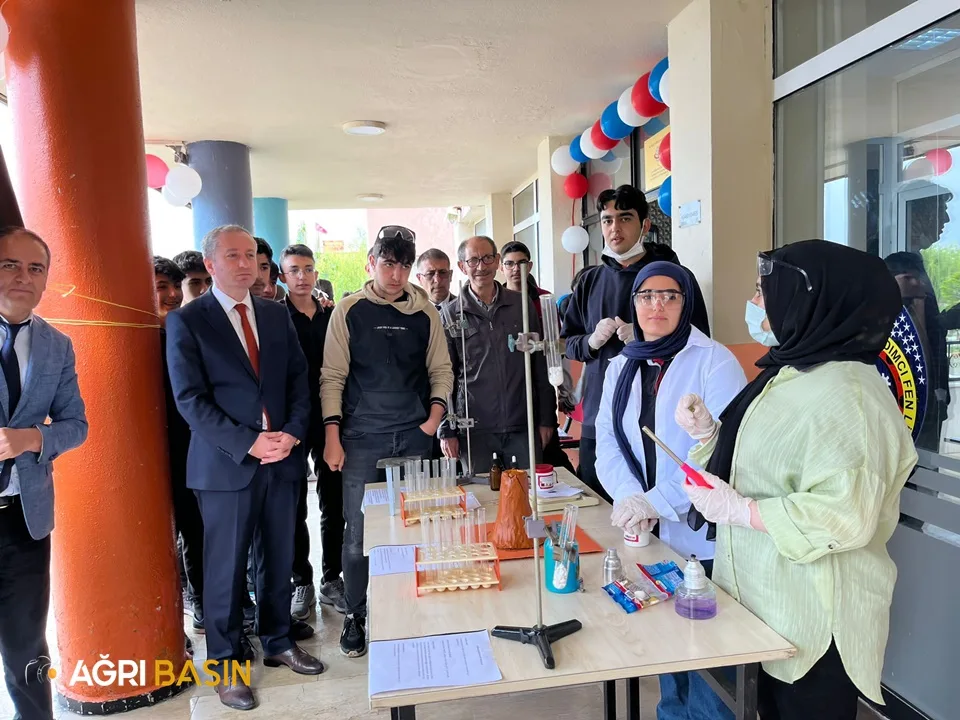 Hasan Kökrek, Hüseyin Celal Yardımcı Fen Lisesi Bilim Fuarı Açılışını Yaptı