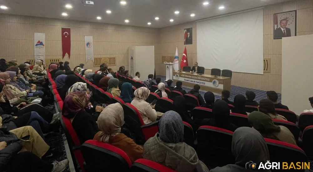 Ağrı'da "Adanmış Öğretmen Olmak" konulu konferans