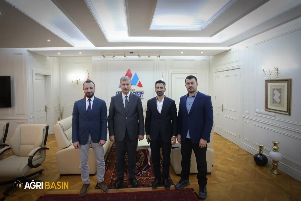 Anadolu Ajansı’ndan AİÇÜ Rektörü Gülçin’e Ziyaret