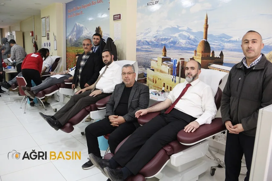 Ağrı Müftülüğünden Türk Kızılay'a Kan Bağışı