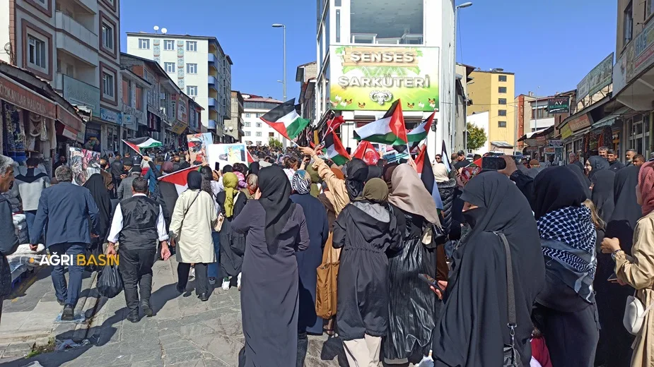 Ağrı'da Cuma Namazı sonrası Filistin'e destek İsrail'e lanet yürüyüşü