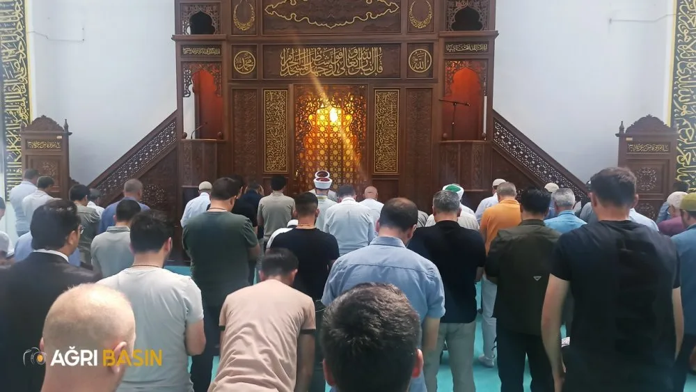 İsmail Heniyye için Ağrı'da gıyabi cenaze namazı kılındı