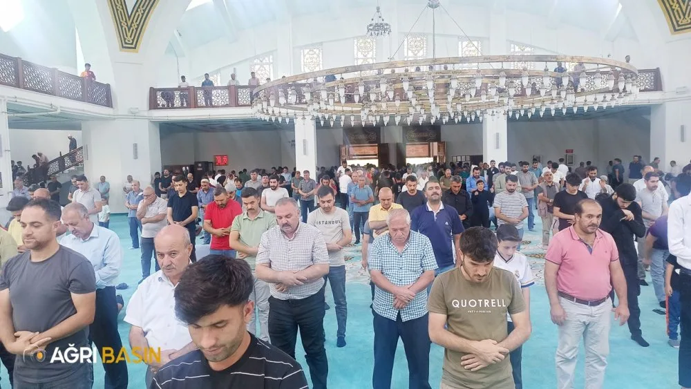 İsmail Heniyye için Ağrı'da gıyabi cenaze namazı kılındı