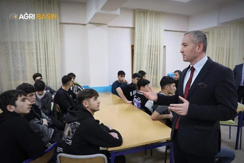 Hasan Kökrek, Öğrencilerle İftar Programında Buluştu