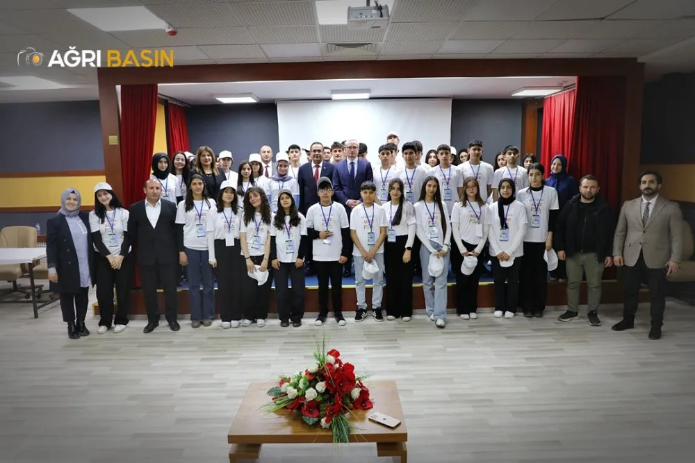 Ağrı Milli Eğitim Müdürü Kökrek PISA Öğrencileri ile Buluştu