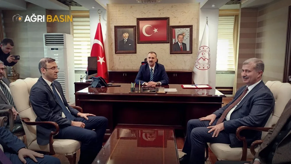 Ağrı Valisi Önder Bozkurt Görevine Başladı