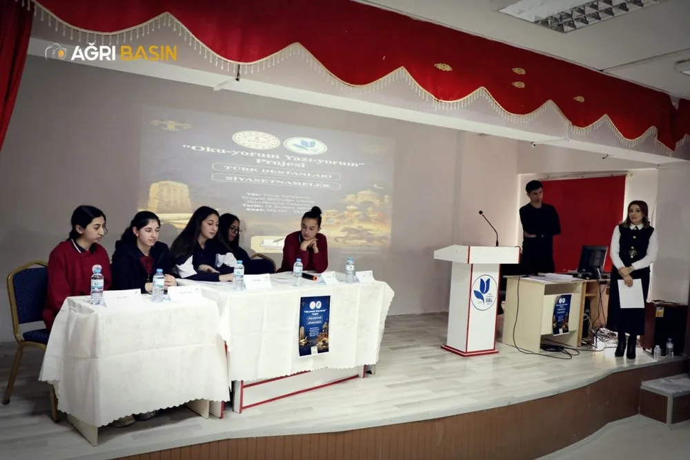Ağrı’da Eleştirel Okuma Paneli Düzenlendi