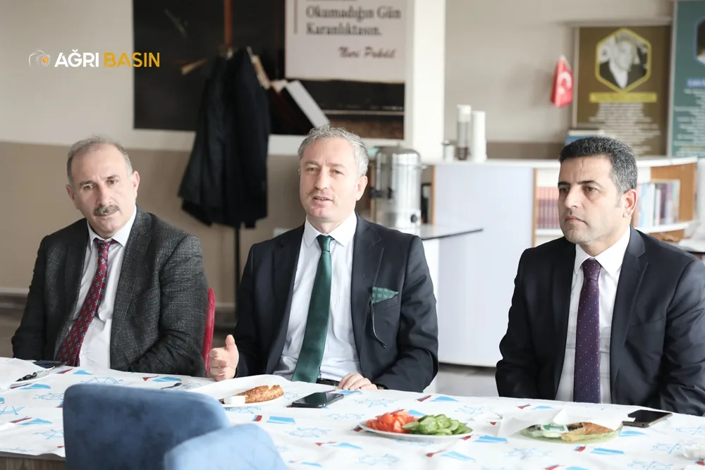 Ağrı Milli Eğitim Müdürü Hasan Kökrek'ten okul ziyaretleri