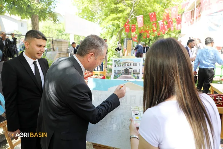 Ağrı’da Hayat Boyu Öğrenme Şenliği düzenlendi