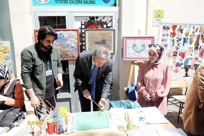 Ağrı’da Hayat Boyu Öğrenme Şenliği düzenlendi