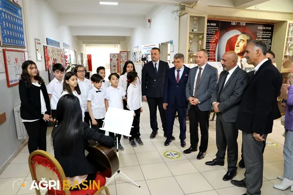 Ağrı'da TÜBİTAK 4006 Bilim Fuarı açıldı