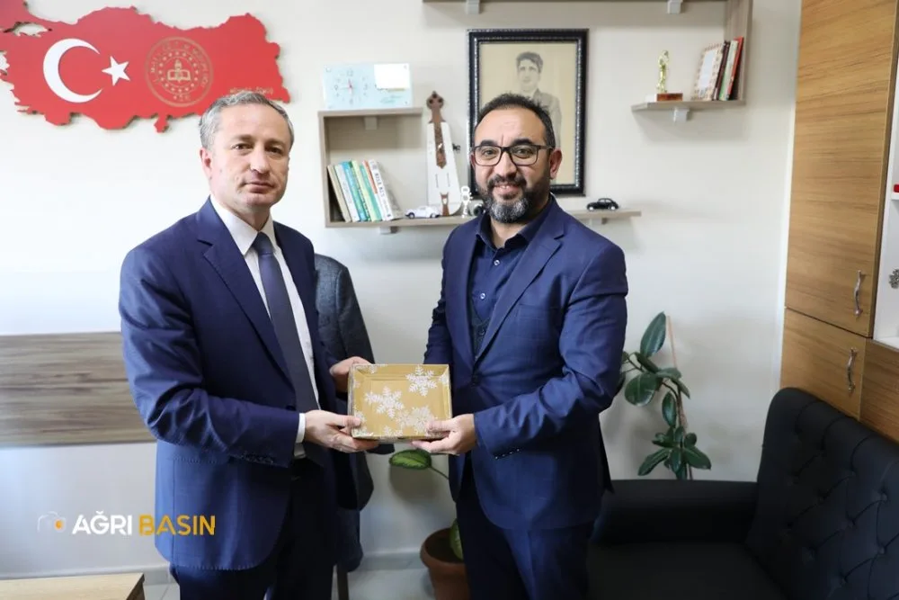 Hasan Kökrek’ten müdürlükteki yöneticilere öğretmenler günü ziyareti 