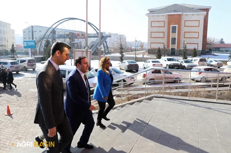 Ağrı’da 14’üncü Ulusal Fotoğraf Yarışması Sergisi