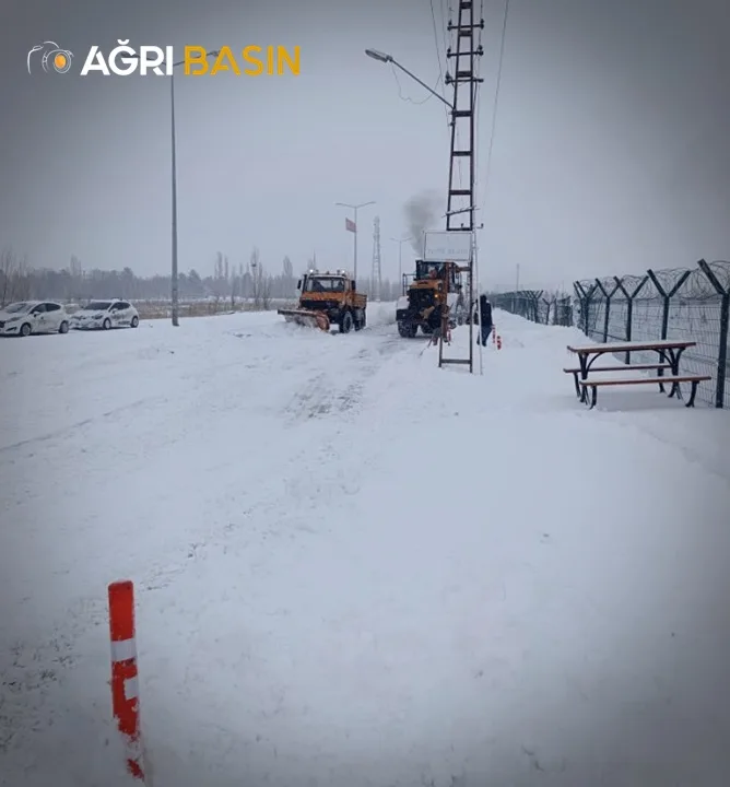 Ağrı’da Zorlu Kış Şartlarında Direksiyon Eğitimi Devam Ediyor