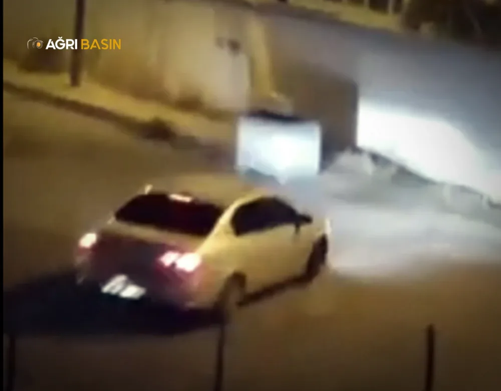 Emniyet Ağrı’da Yurt önünde Drift Atan Sürücüyü Affetmedi