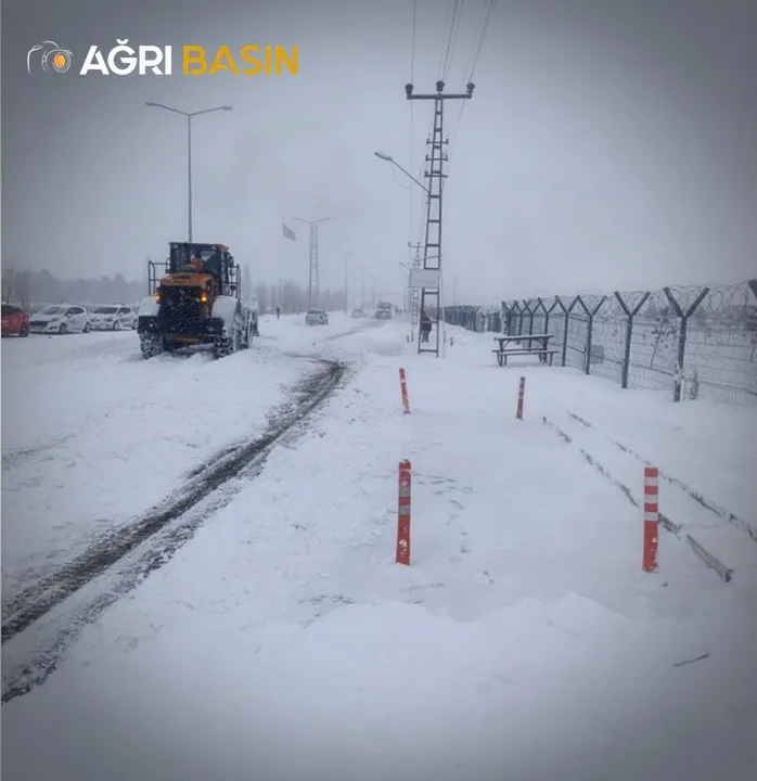 Ağrı’da Zorlu Kış Şartlarında Direksiyon Eğitimi Devam Ediyor
