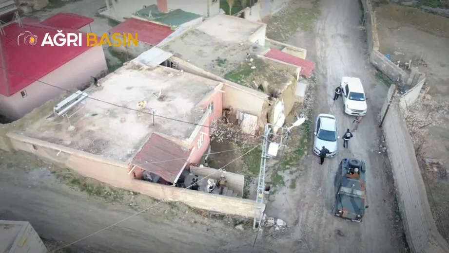 Ağrı Merkezli 3 İlde Göçmen Kaçakçılığı Operasyonu