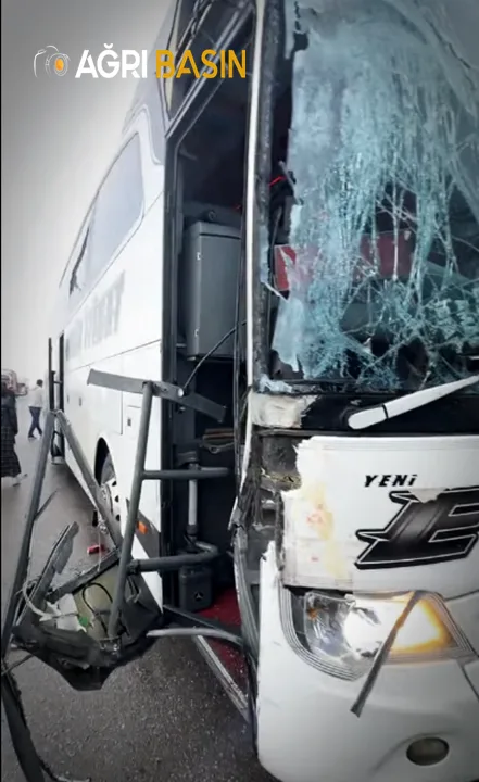 Patnos İtimatında olduğu zincirleme kazada: 2 ölü, 9 yaralı