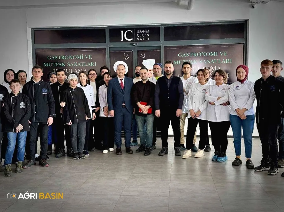 AİÇÜ'de Deneyimli Şeflerden Gastronomi Öğrencilerine Uygulamalı Eğitim