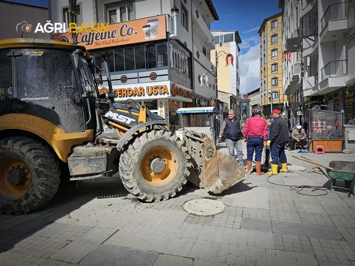 Ağrı Belediyesi’nden Mazgal Temizliği ile Su Taşkınlarına Karşı Önlem