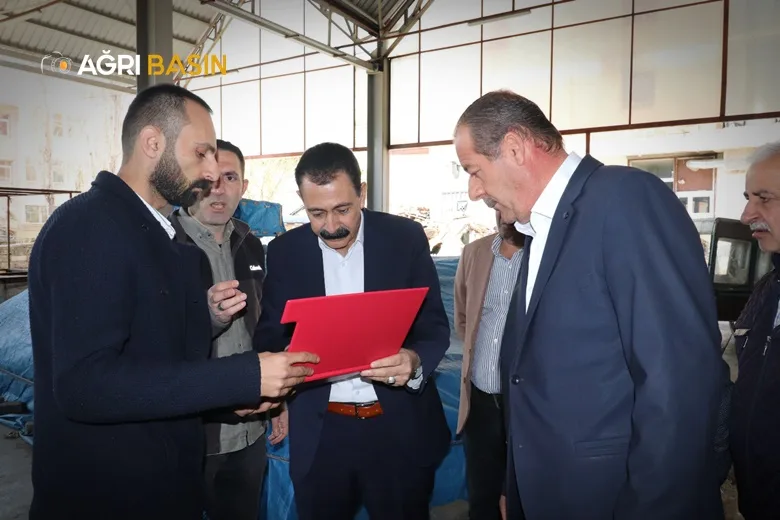 Ağrı Belediye Başkanı Hazal Aras Pazar Esnafını Dinledi