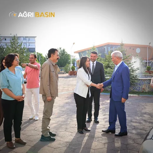 İbrahim Çeçen’den Ağrı Belediyesi’ne Anlamlı Ziyaret