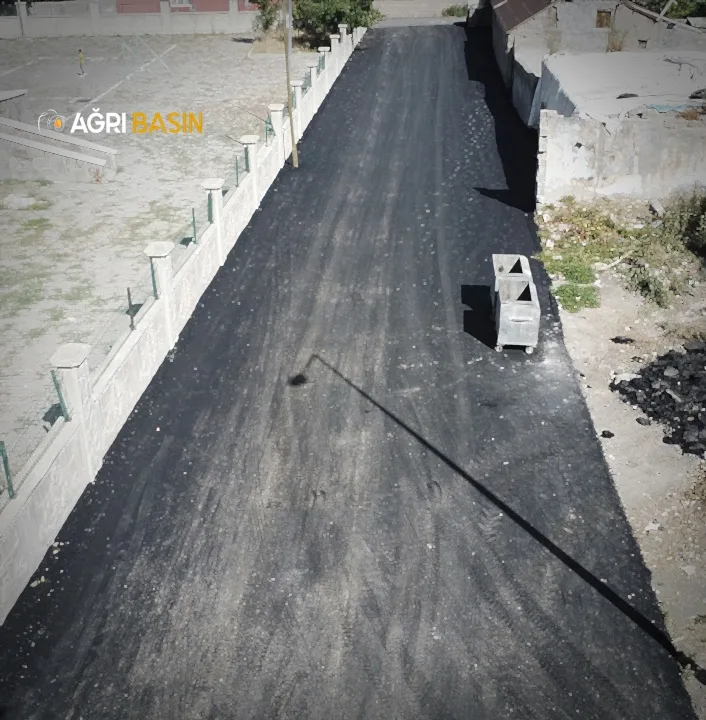 Ağrı’da asfalt çalışmaları hız kesmeden sürüyor