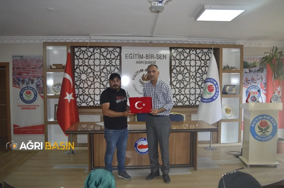 Usta Öğretici ve Sanatkarlar Dernekleşip EĞİTİMBİRSEN’E üye oldular