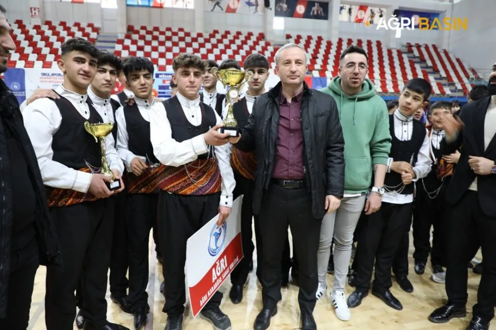 Ağrı’da Halk Oyunları Heyecanı Yaşandı