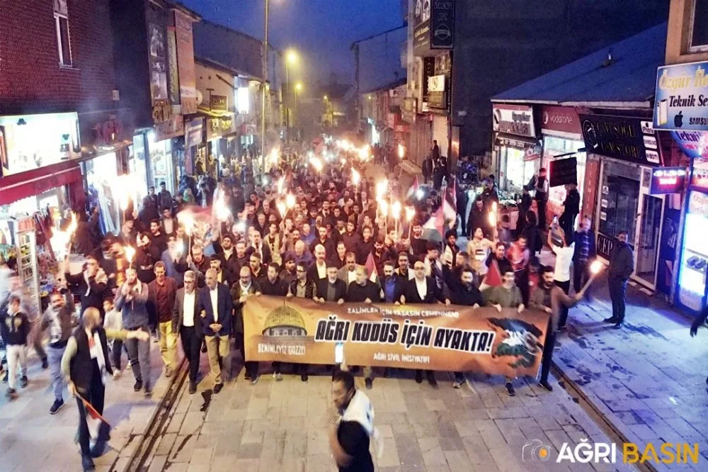 Ağrı'da Kudüs İçin Meşaleli Yürüyüş