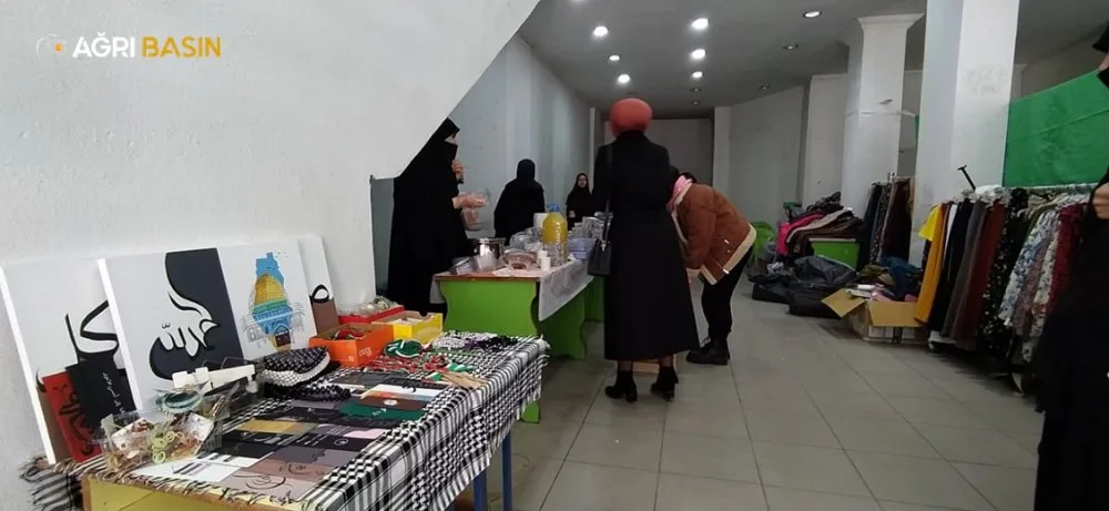 Ağrı Umut Kervanı Gazze yararına kermes açtı