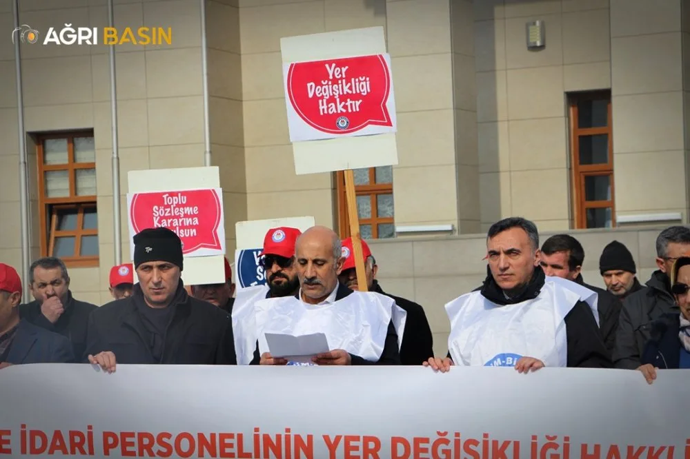 Ağrı'da Üniversite Çalışanları Hakları İçin Eylemde!