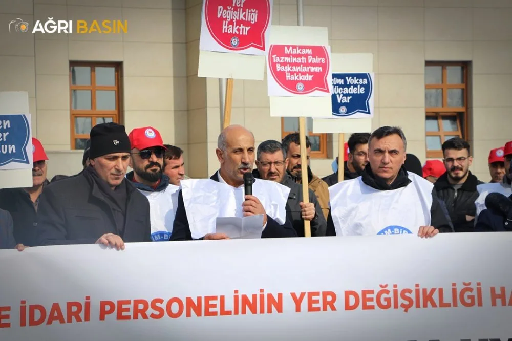 Ağrı'da Üniversite Çalışanları Hakları İçin Eylemde!