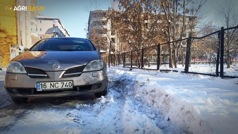 Ağrı Eksi 25 Dereceyle Buz Kesti!