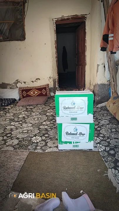 Ağrı Rahmet-Der, Hamur’da 100 Aileye Gıda Yardımı Ulaştırdı