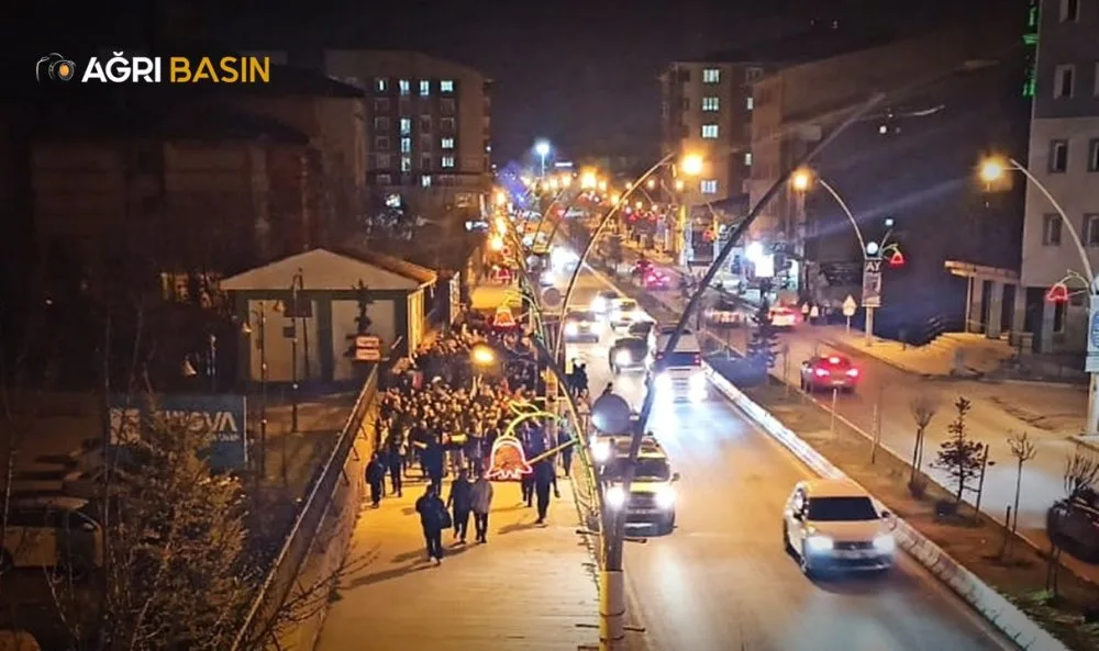 Ağrı'dan Filistin'e Tekbirlerle Destek Yürüyüşü
