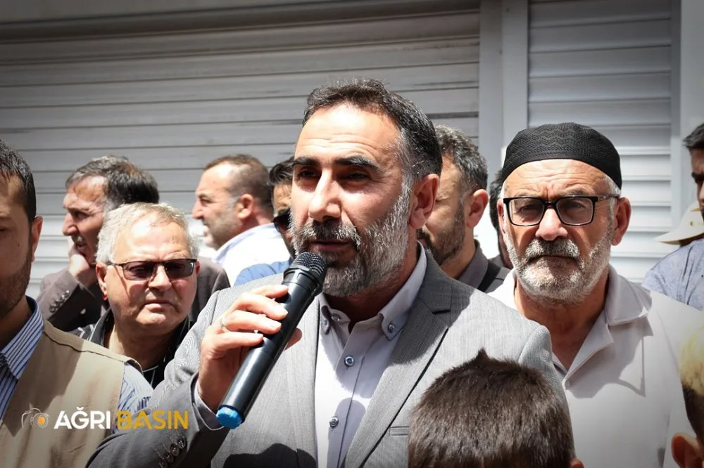 Ağrı’da Leman Dergisi'ne tepki Peygambere hakarete lanet