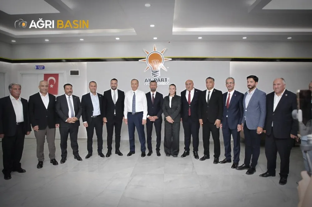 Bakan Yerlikaya'dan AK Parti Ağrı'ya Ziyaret